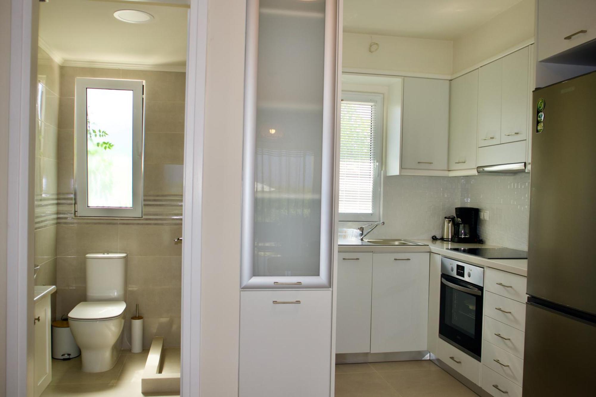 Resitour - Aphrodite Beachfront Pirgos Psilonerou Kamer foto