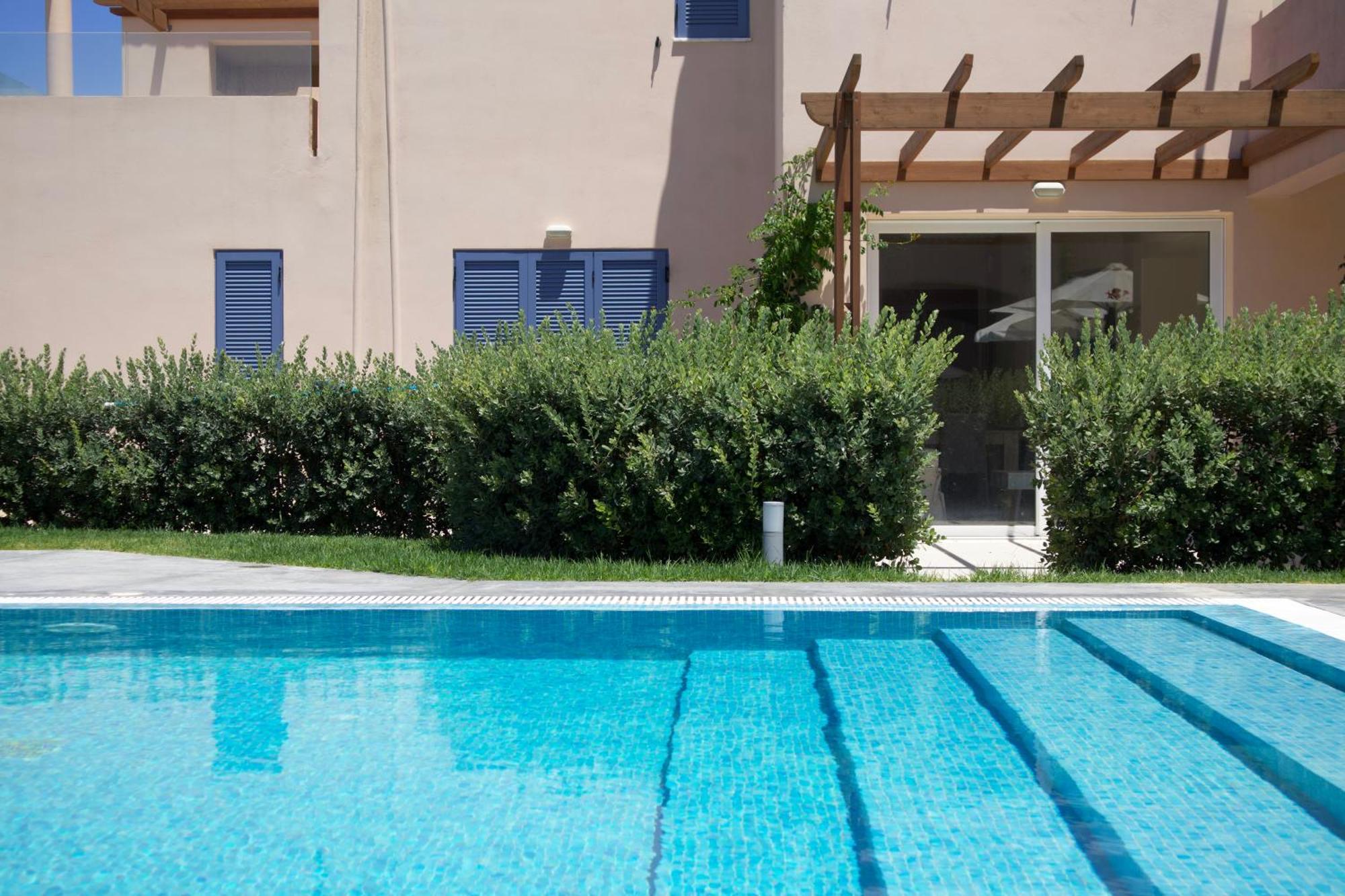 Resitour - Aphrodite Beachfront Pirgos Psilonerou Kamer foto